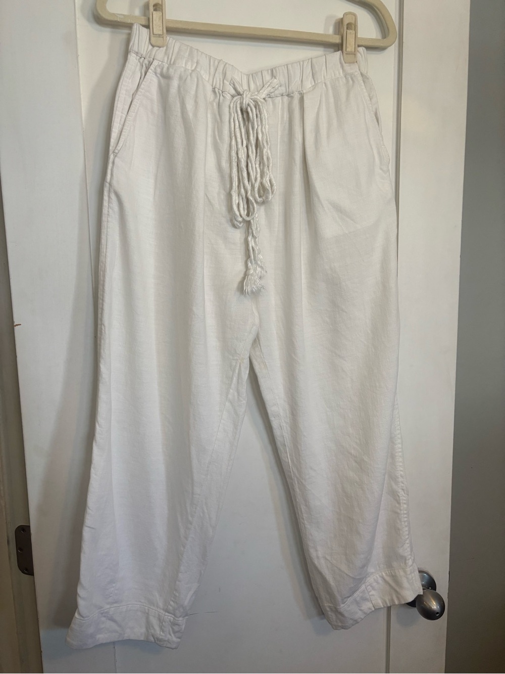 Free People | White Elastic Waist Drawstring Linen Cropped Pants
